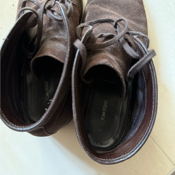 Tom Ford Brown Chukka Boots with Suede Material and Lace-Up Closure